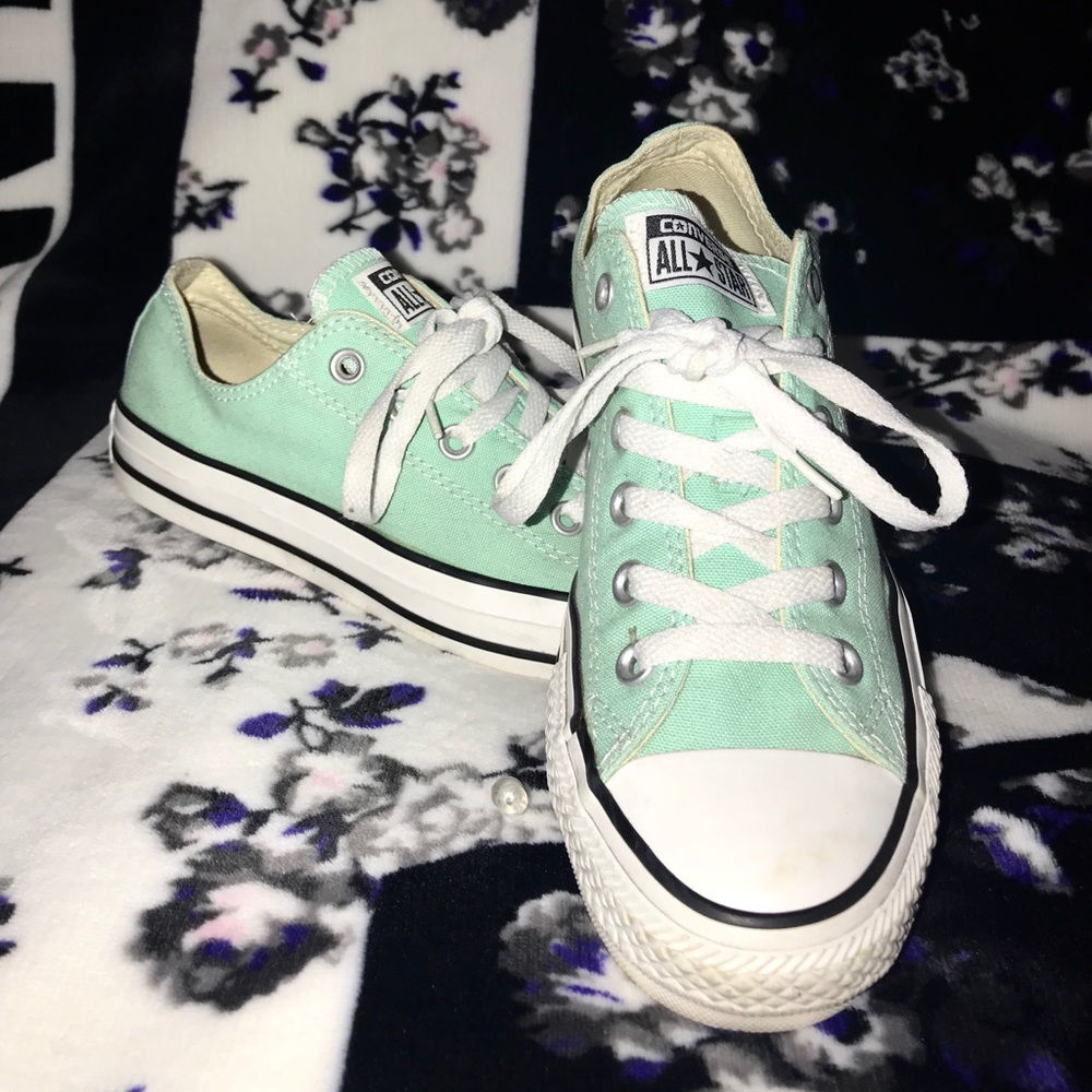 Mint converse